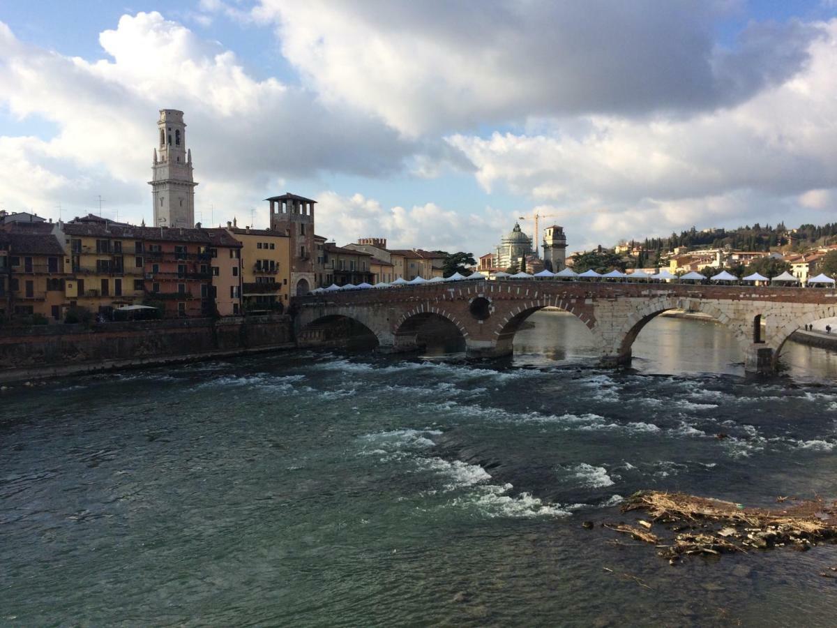 Roman Theater Verona Buitenkant foto